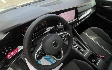 Volkswagen Golf VIII, 2022 год, 2 160 000 рублей, 5 фотография