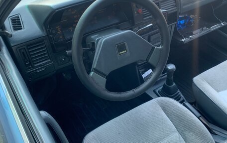 Mazda 323, 1987 год, 145 000 рублей, 4 фотография
