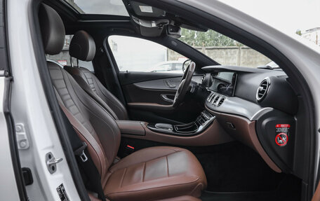 Mercedes-Benz E-Класс, 2021 год, 4 199 000 рублей, 32 фотография