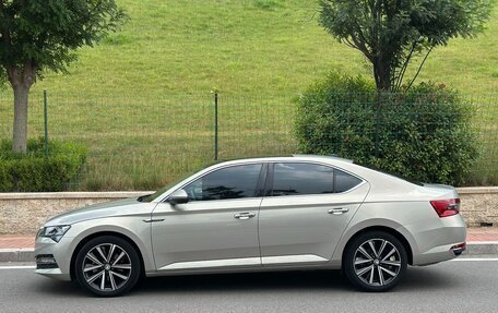 Skoda Superb III рестайлинг, 2023 год, 2 490 000 рублей, 5 фотография