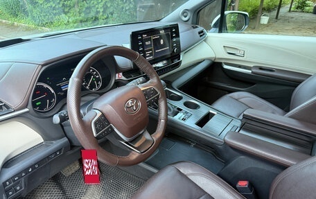 Toyota Sienna, 2022 год, 4 850 000 рублей, 5 фотография