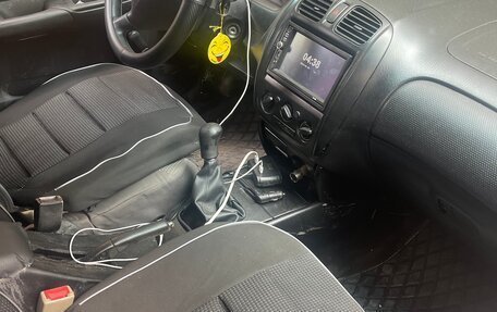 Mazda 323, 2001 год, 220 000 рублей, 6 фотография