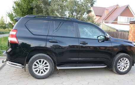 Toyota Land Cruiser Prado 150 рестайлинг 2, 2016 год, 3 800 000 рублей, 5 фотография