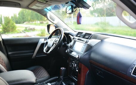 Toyota Land Cruiser Prado 150 рестайлинг 2, 2016 год, 3 800 000 рублей, 15 фотография