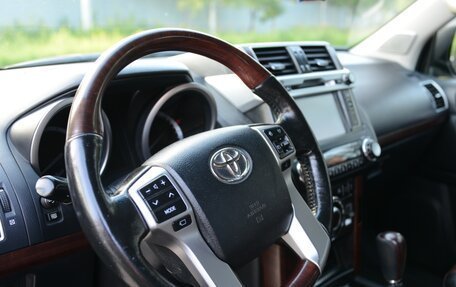 Toyota Land Cruiser Prado 150 рестайлинг 2, 2016 год, 3 800 000 рублей, 14 фотография