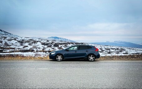 Volvo V40 II рестайлинг, 2018 год, 1 350 000 рублей, 2 фотография