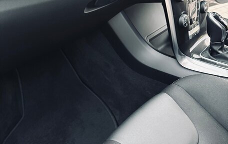 Volvo V40 II рестайлинг, 2018 год, 1 350 000 рублей, 12 фотография