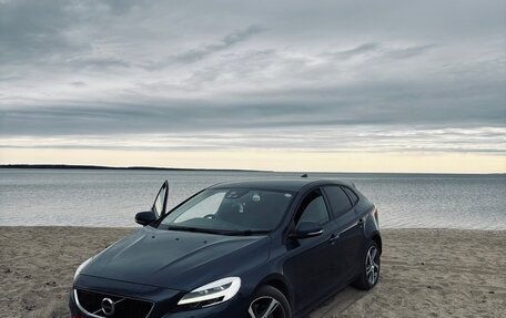 Volvo V40 II рестайлинг, 2018 год, 1 350 000 рублей, 3 фотография