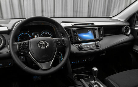 Toyota RAV4, 2017 год, 2 280 000 рублей, 7 фотография