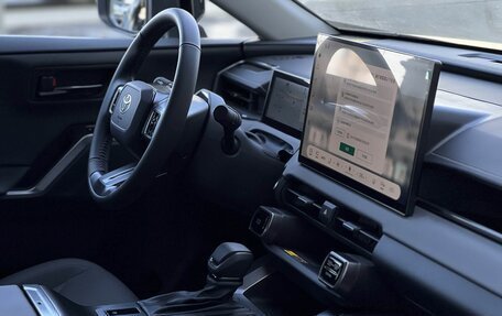Toyota RAV4, 2026 год, 3 890 000 рублей, 25 фотография