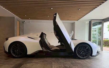 Maserati MC20, 2023 год, 15 300 000 рублей, 14 фотография