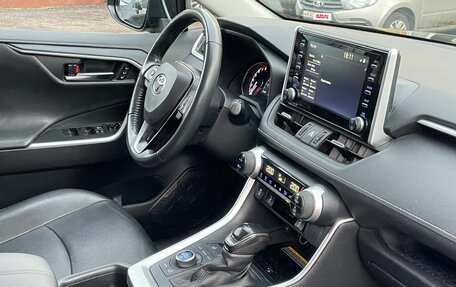 Toyota RAV4, 2021 год, 3 750 000 рублей, 13 фотография