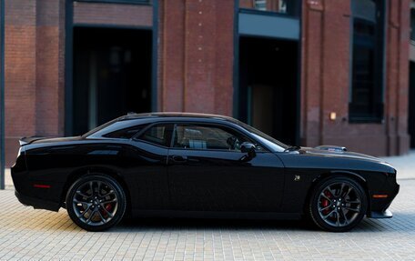 Dodge Challenger III рестайлинг 2, 2021 год, 9 000 000 рублей, 4 фотография