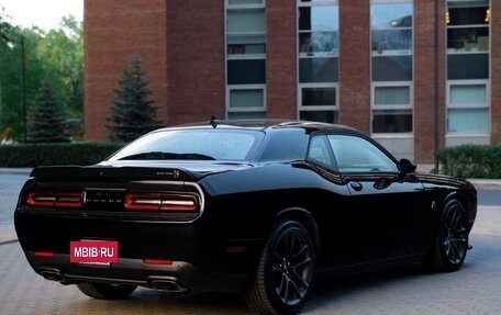 Dodge Challenger III рестайлинг 2, 2021 год, 9 000 000 рублей, 5 фотография