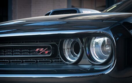 Dodge Challenger III рестайлинг 2, 2021 год, 9 000 000 рублей, 9 фотография
