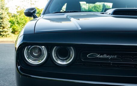 Dodge Challenger III рестайлинг 2, 2021 год, 9 000 000 рублей, 18 фотография