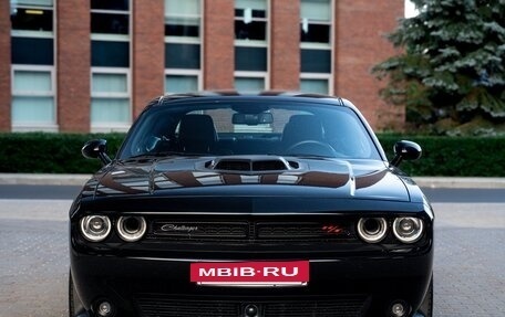 Dodge Challenger III рестайлинг 2, 2021 год, 9 000 000 рублей, 3 фотография