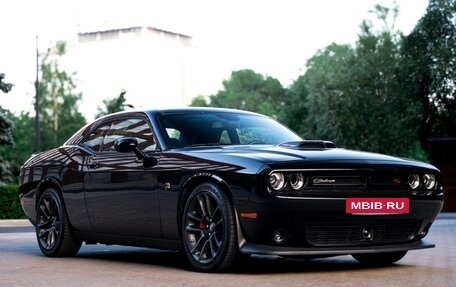 Dodge Challenger III рестайлинг 2, 2021 год, 9 000 000 рублей, 2 фотография