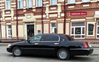 Lincoln Town Car III рестайлинг, 2001 год, 1 900 000 рублей, 1 фотография