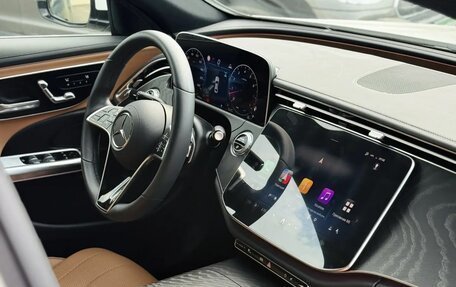 Mercedes-Benz E-Класс, 2024 год, 6 450 000 рублей, 10 фотография