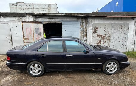 Mercedes-Benz E-Класс, 1999 год, 450 000 рублей, 3 фотография