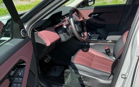 Land Rover Range Rover Evoque II, 2025 год, 6 200 000 рублей, 26 фотография