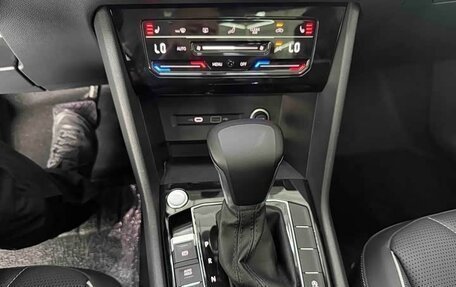 Volkswagen Tiguan II, 2023 год, 2 590 000 рублей, 13 фотография