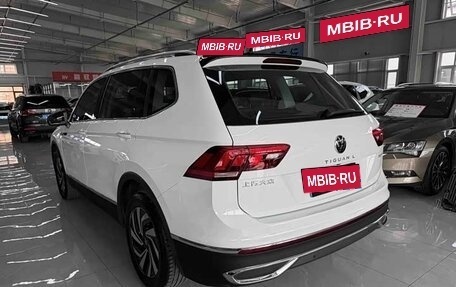 Volkswagen Tiguan II, 2023 год, 2 590 000 рублей, 4 фотография