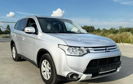Mitsubishi Outlander III рестайлинг 3, 2014 год, 1 568 800 рублей, 3 фотография