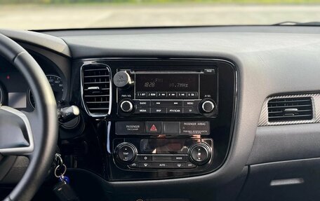 Mitsubishi Outlander III рестайлинг 3, 2014 год, 1 568 800 рублей, 15 фотография