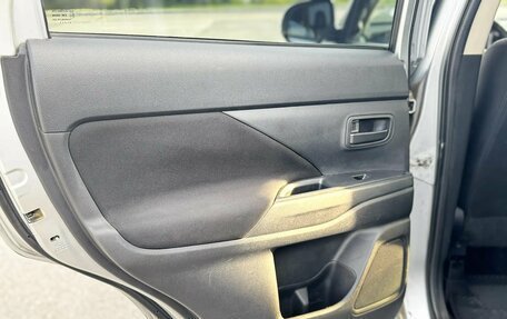 Mitsubishi Outlander III рестайлинг 3, 2014 год, 1 568 800 рублей, 16 фотография