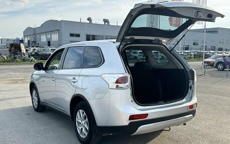 Mitsubishi Outlander III рестайлинг 3, 2014 год, 1 568 800 рублей, 19 фотография