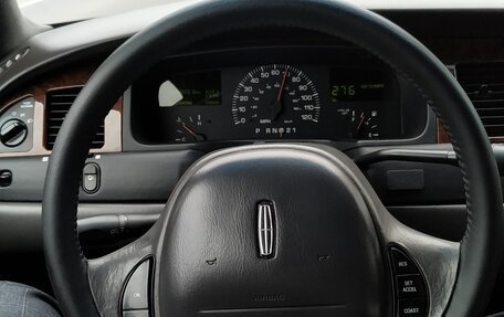 Lincoln Town Car III рестайлинг, 2001 год, 1 900 000 рублей, 5 фотография