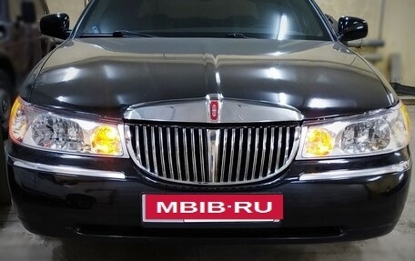Lincoln Town Car III рестайлинг, 2001 год, 1 900 000 рублей, 4 фотография