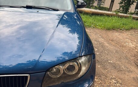 BMW 1 серия, 2005 год, 800 000 рублей, 2 фотография