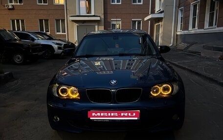 BMW 1 серия, 2005 год, 800 000 рублей, 3 фотография