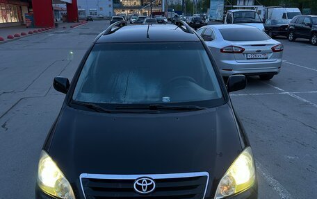 Toyota Avensis Verso I рестайлинг, 2003 год, 530 000 рублей, 2 фотография