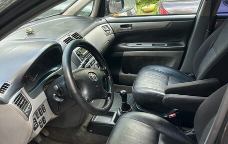 Toyota Avensis Verso I рестайлинг, 2003 год, 530 000 рублей, 10 фотография