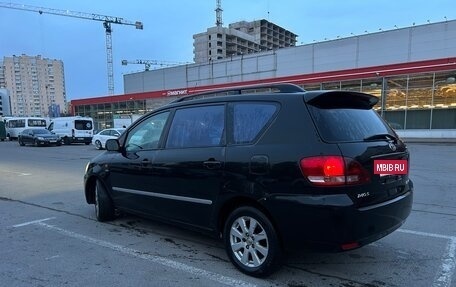 Toyota Avensis Verso I рестайлинг, 2003 год, 530 000 рублей, 7 фотография