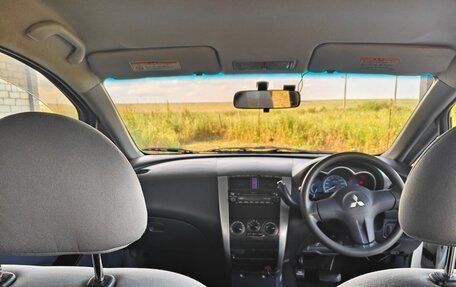 Mitsubishi Colt VI рестайлинг, 2002 год, 350 000 рублей, 7 фотография