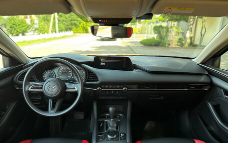 Mazda 3, 2021 год, 1 850 000 рублей, 11 фотография