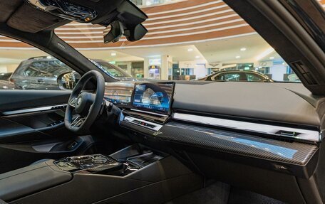 BMW 5 серия, 2026 год, 13 890 000 рублей, 15 фотография