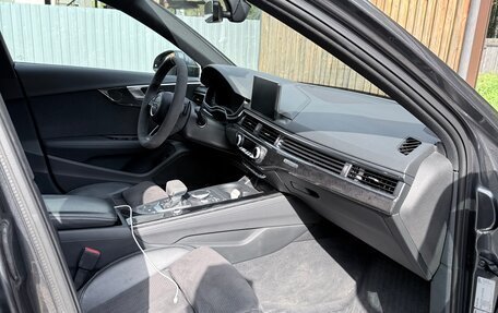 Audi A4, 2018 год, 3 100 000 рублей, 10 фотография