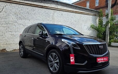 Cadillac XT5 I рестайлинг, 2021 год, 4 000 000 рублей, 2 фотография