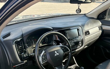 Mitsubishi Outlander III рестайлинг 3, 2014 год, 1 850 000 рублей, 5 фотография