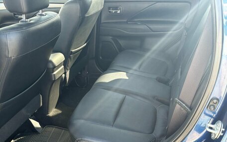 Mitsubishi Outlander III рестайлинг 3, 2014 год, 1 850 000 рублей, 7 фотография