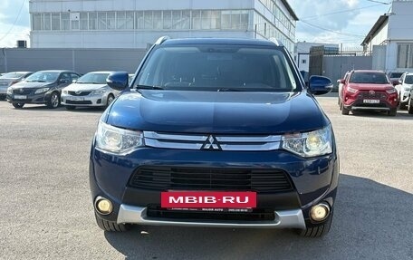 Mitsubishi Outlander III рестайлинг 3, 2014 год, 1 850 000 рублей, 3 фотография