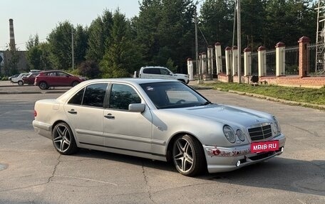 Mercedes-Benz E-Класс, 1998 год, 399 999 рублей, 3 фотография