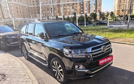 Toyota Land Cruiser 200, 2018 год, 6 800 000 рублей, 12 фотография