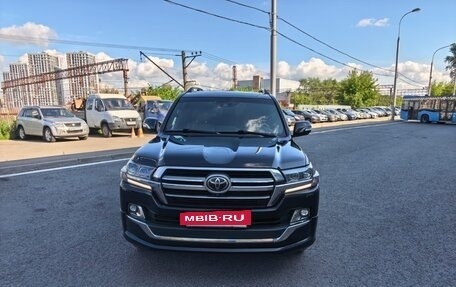 Toyota Land Cruiser 200, 2018 год, 6 800 000 рублей, 8 фотография